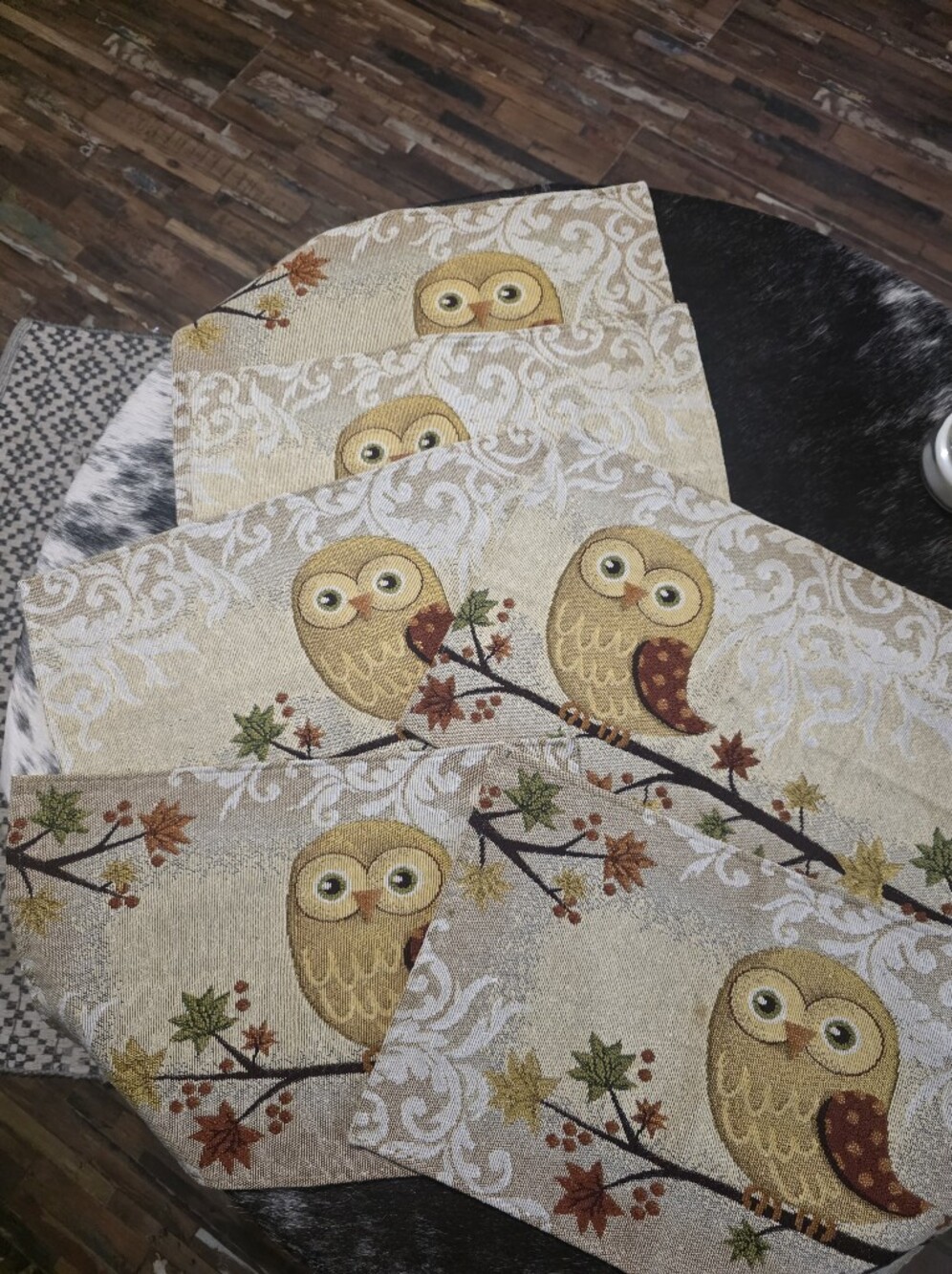 6 Embroidered Owl Decorative Placemats